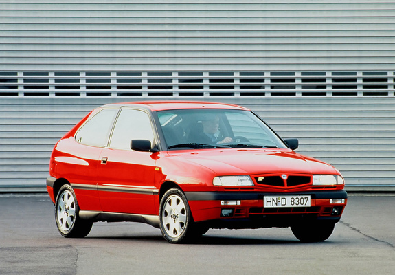 Pictures of Lancia Delta HPE 2.0 16v HF Turbo 1995–99