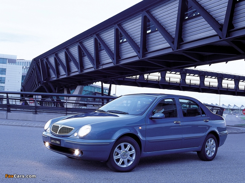 Lancia Lybra 1999–2005 images (800 x 600)