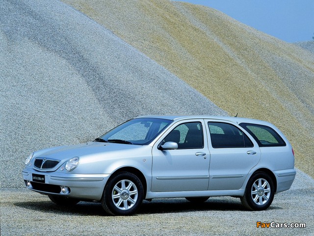 Lancia Lybra SW 1999–2005 pictures (640 x 480)