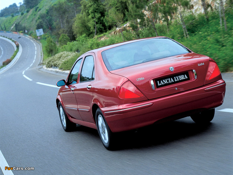 Lancia Lybra 1999–2005 wallpapers (800 x 600)
