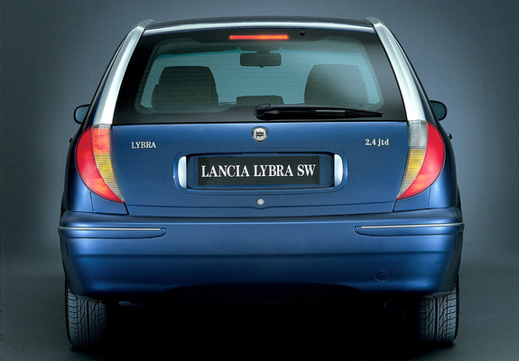 Photos of Lancia Lybra SW 1999–2005