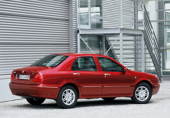 Pictures of Lancia Lybra 1999–2005