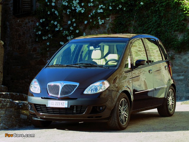 Lancia Musa 2004–07 pictures (640 x 480)