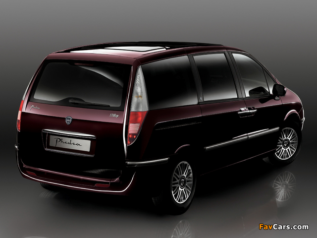 Lancia Phedra 2008–10 images (640 x 480)