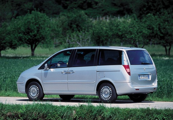 Photos of Lancia Phedra 2002–08