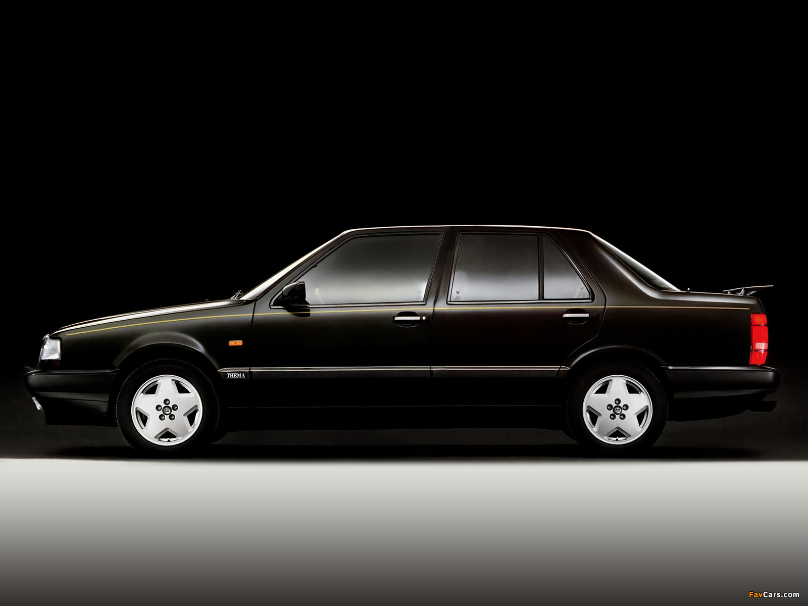 Images of Lancia Thema 8.32 (834) 1988–91 (1600 x 1200)