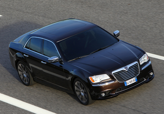 Images of Lancia Thema 2011