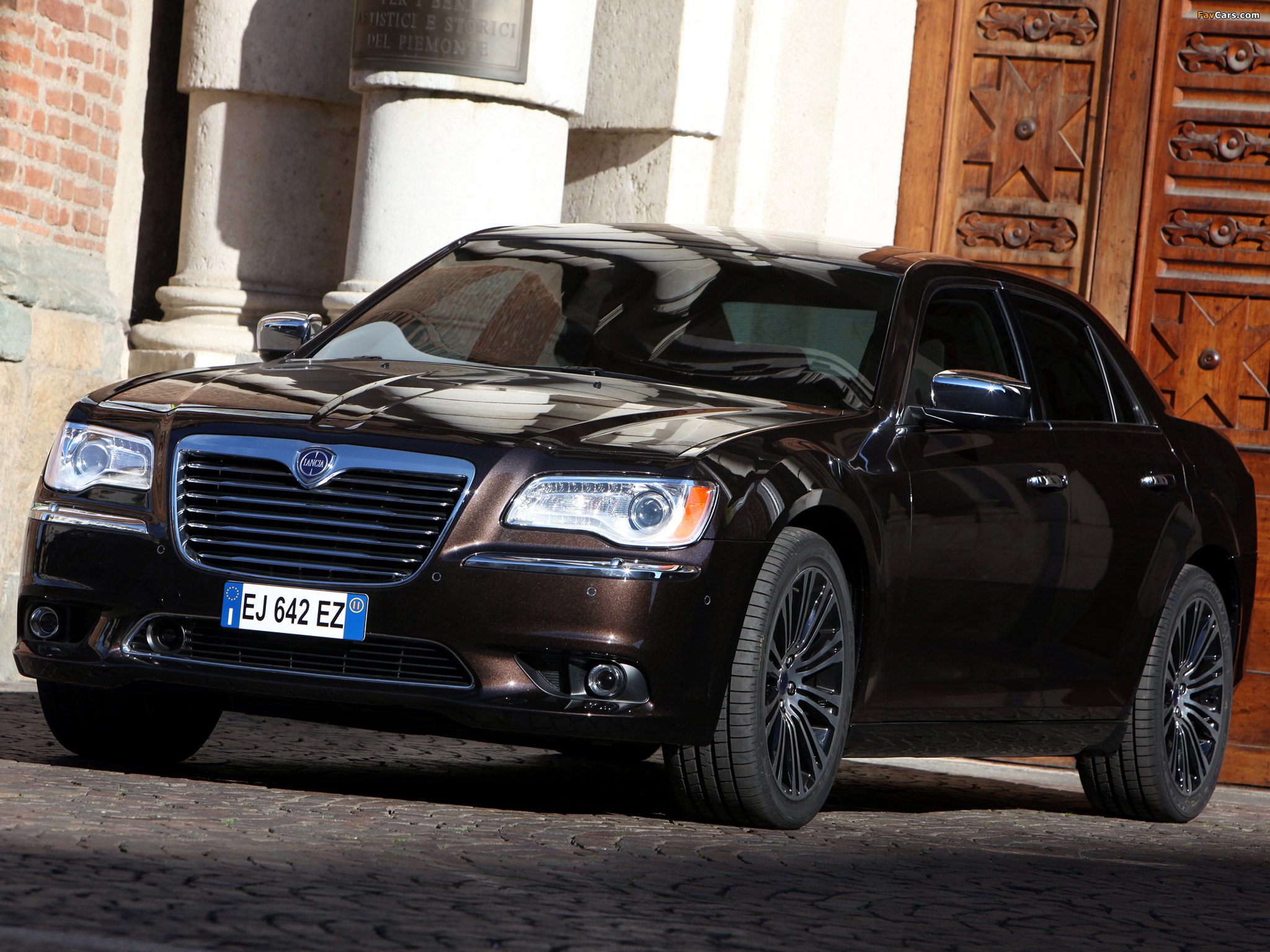 Images of Lancia Thema 2011 (2048 x 1536)