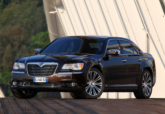 Images of Lancia Thema 2011