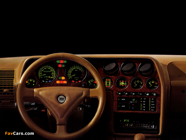 Lancia Thema 8.32 (834) 1986–88 pictures (640 x 480)