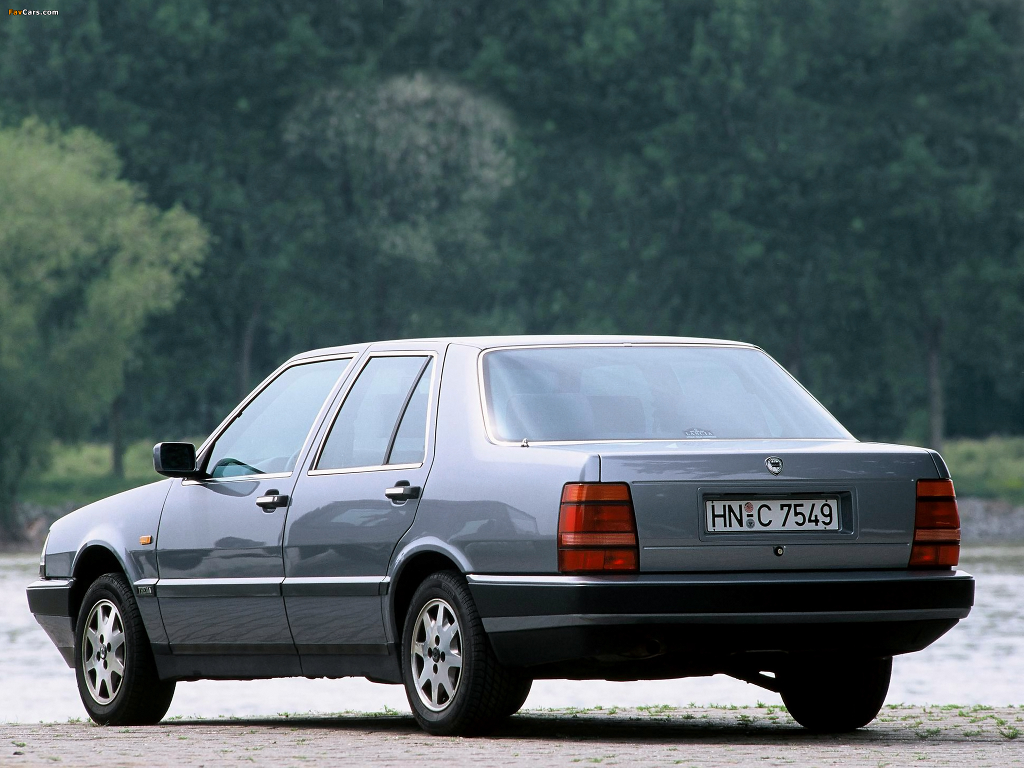 Lancia Thema V6 (834) 1988–92 images (2048 x 1536)
