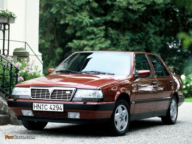 Lancia Thema 8.32 (834) 1988–91 photos (640 x 480)