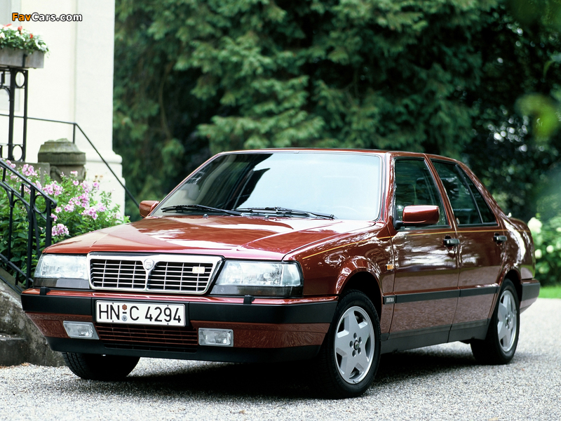 Lancia Thema 8.32 (834) 1988–91 photos (800 x 600)