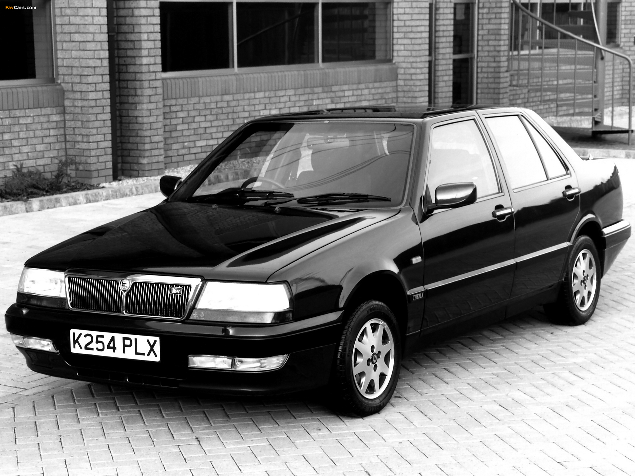 Lancia Thema UK-spec (834) 1992–94 photos (2048 x 1536)
