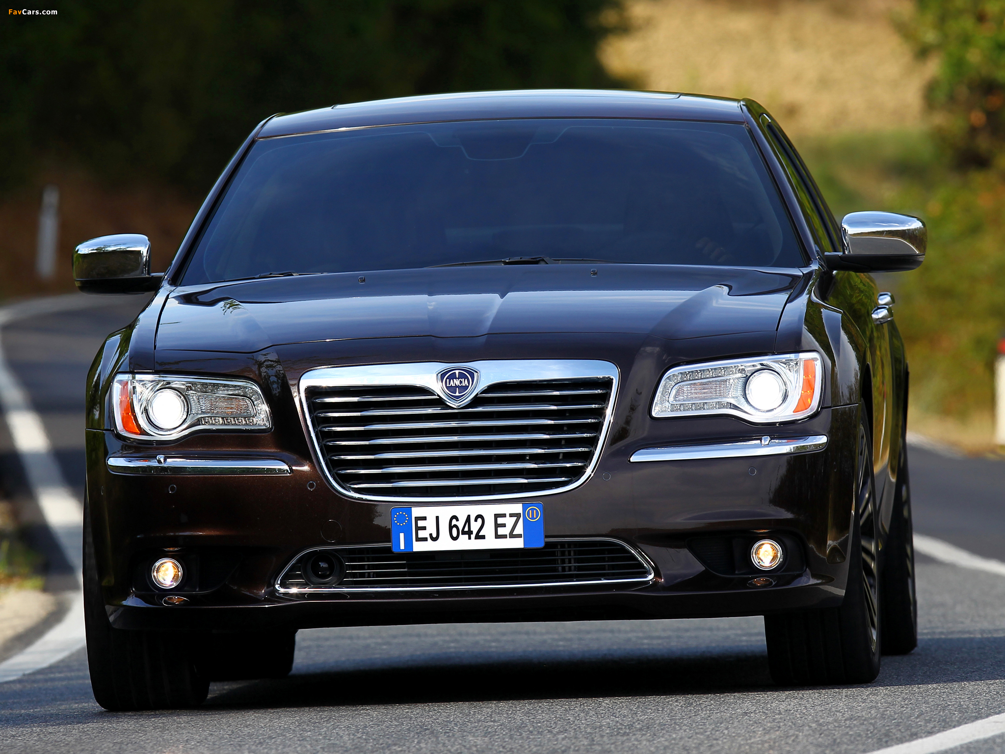 Lancia Thema 2011 images (2048 x 1536)