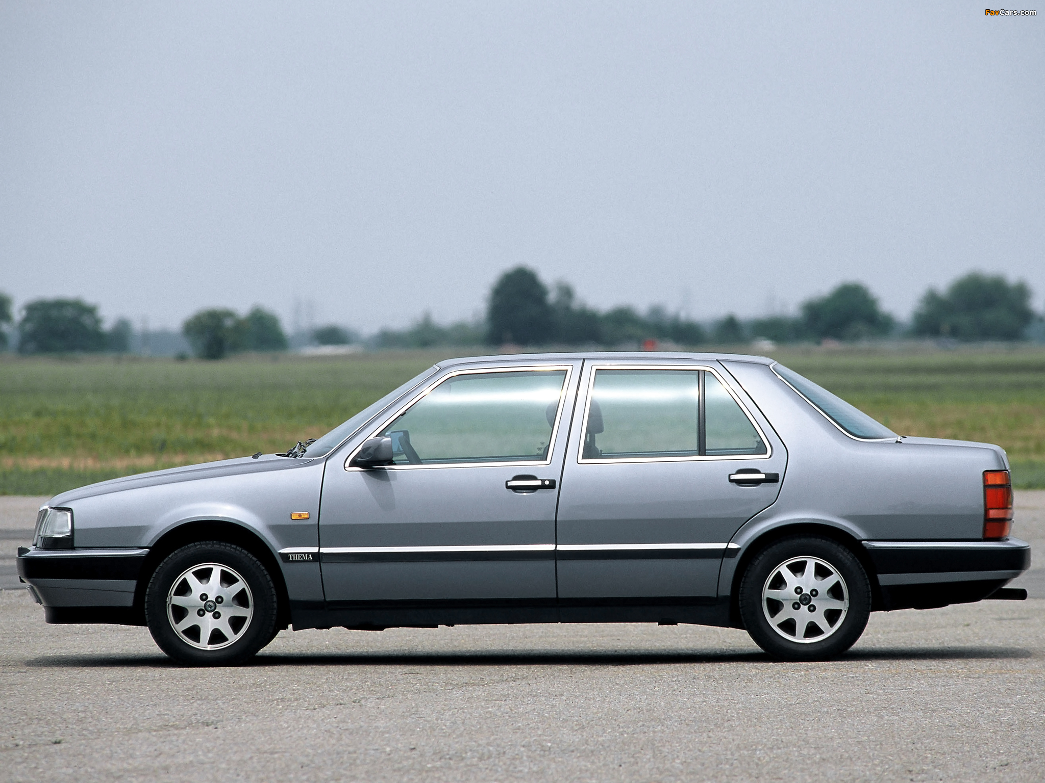 Pictures of Lancia Thema V6 (834) 1988–92 (2048 x 1536)
