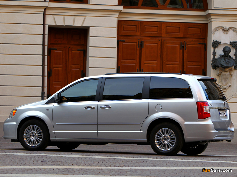 Pictures of Lancia Voyager 2011 (800 x 600)
