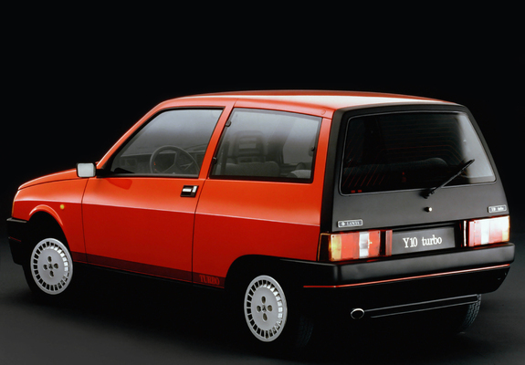 Lancia Y10 Turbo 1985–89 images