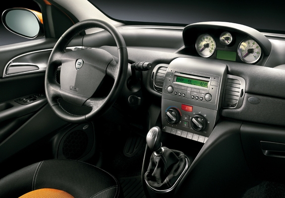 Images of Lancia Ypsilon MomoDesign 2005