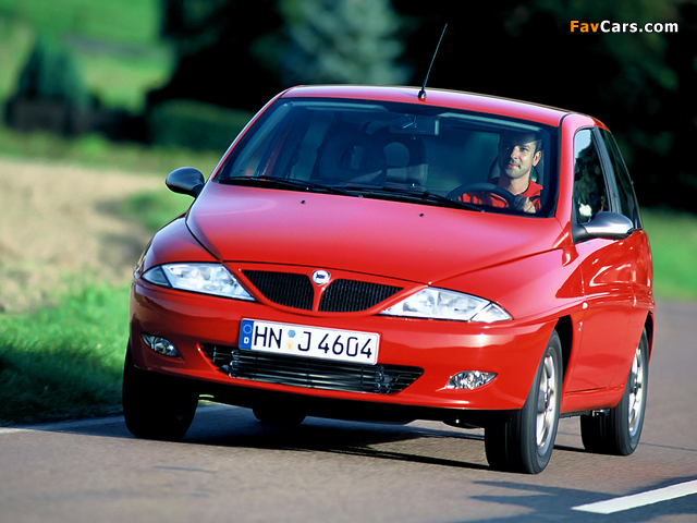 Lancia Ypsilon 1996–2003 images (640 x 480)