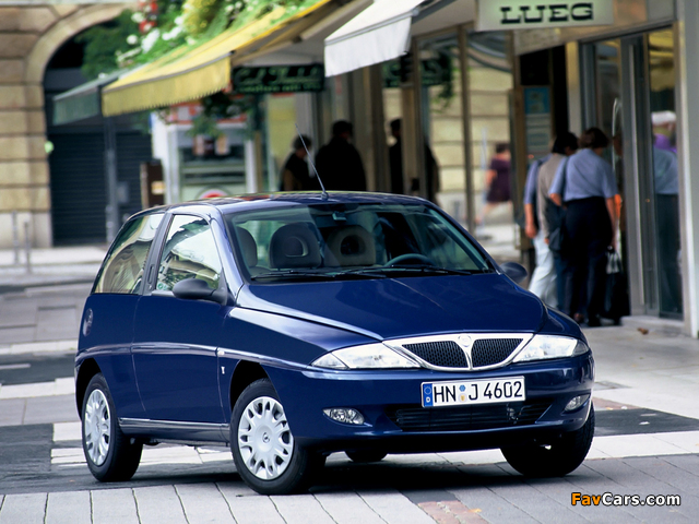 Lancia Ypsilon 1996–2003 pictures (640 x 480)