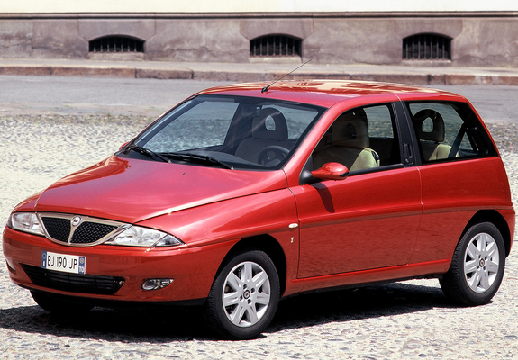 Lancia Y (840) 2000–03 images