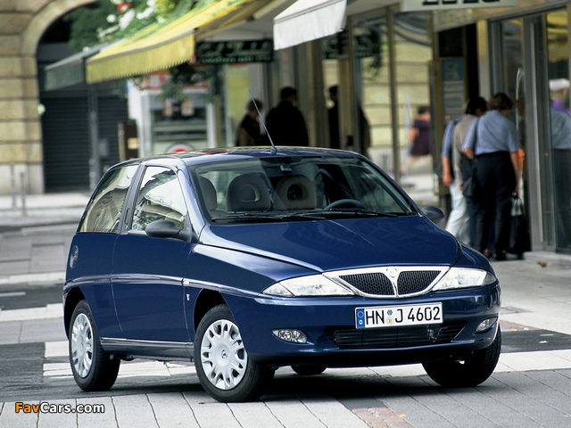 Lancia Y (840) 2000–03 images (640 x 480)