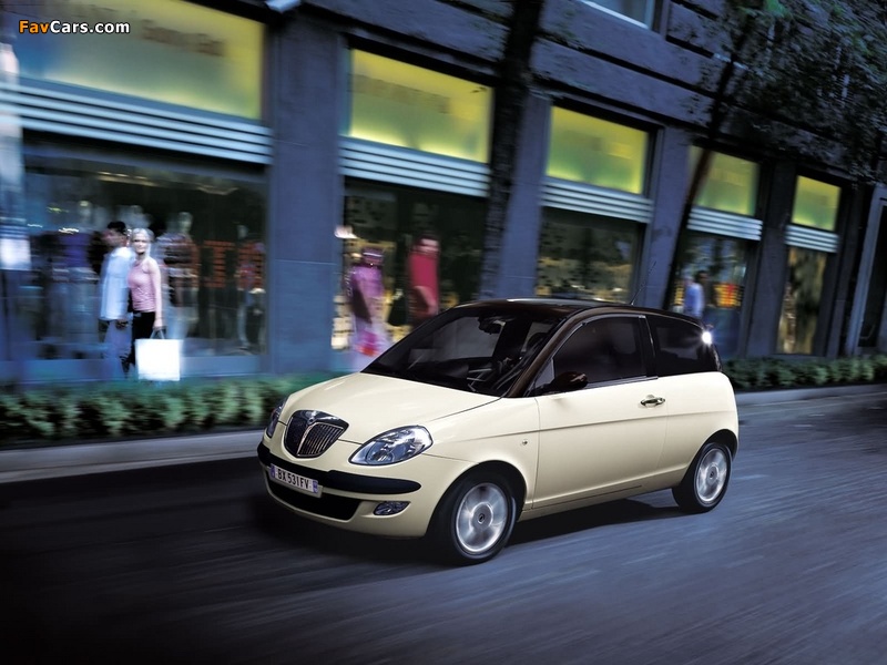 Lancia Ypsilon B-Colore 2004 photos (800 x 600)