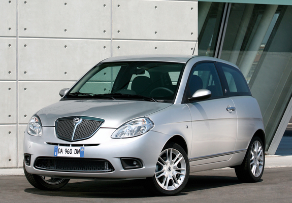 Lancia Ypsilon 2006–11 images