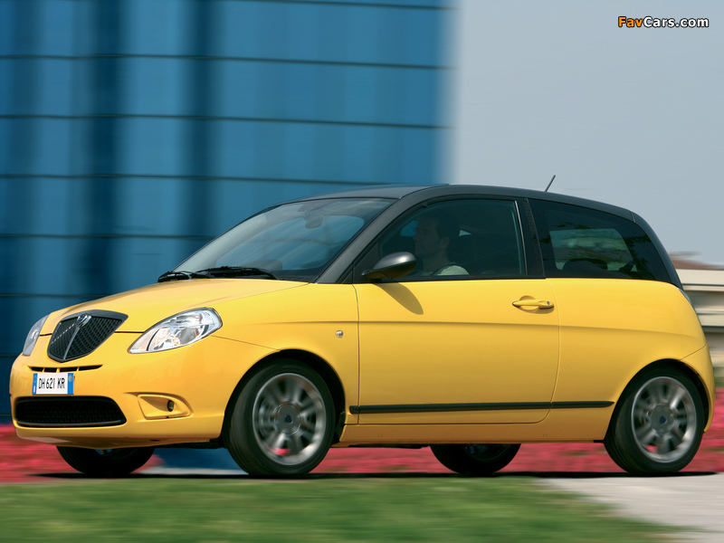 Lancia Ypsilon Sport MomoDesign 2007–11 images (800 x 600)