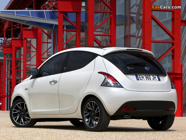 Lancia Ypsilon (846) 2011 pictures (640 x 480)