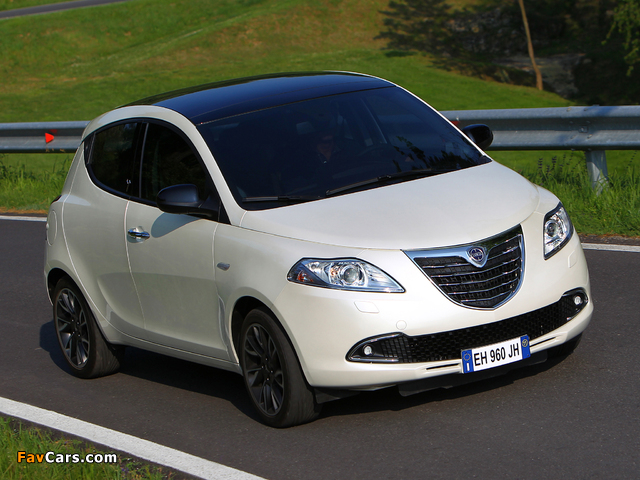 Lancia Ypsilon (846) 2011 pictures (640 x 480)