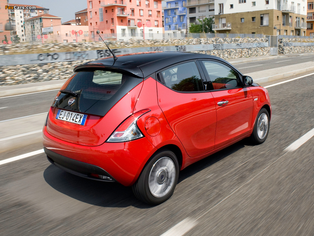 Photos of Lancia Ypsilon Black&Red (846) 2012 (1024 x 768)