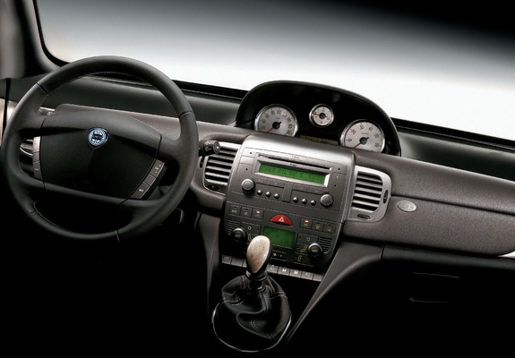 Pictures of Lancia Ypsilon 2006–11