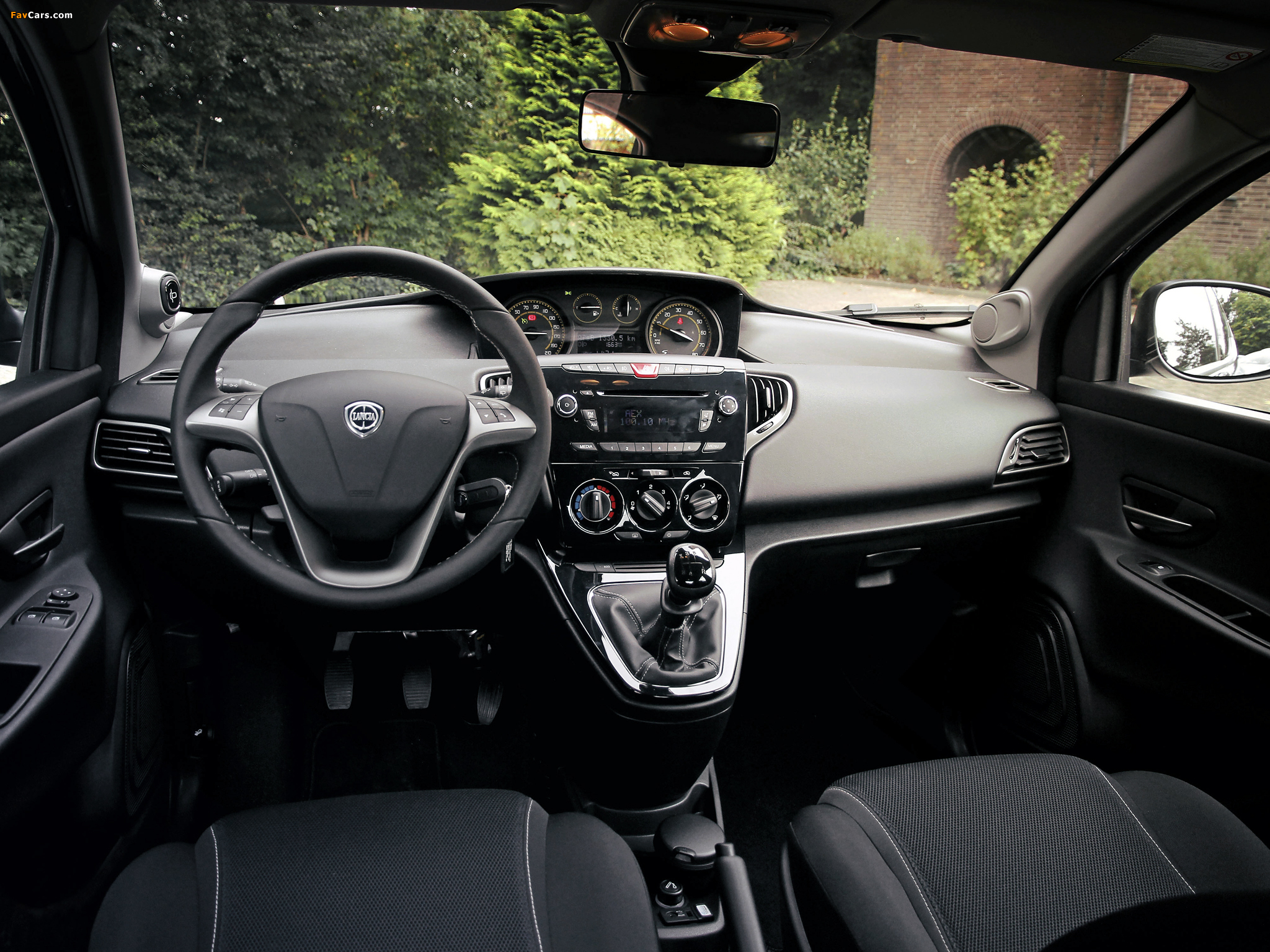 Pictures of Lancia Ypsilon S by MOMODESIGN (846) 2013 (2048 x 1536)