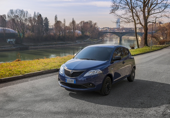 Pictures of Lancia Ypsilon 