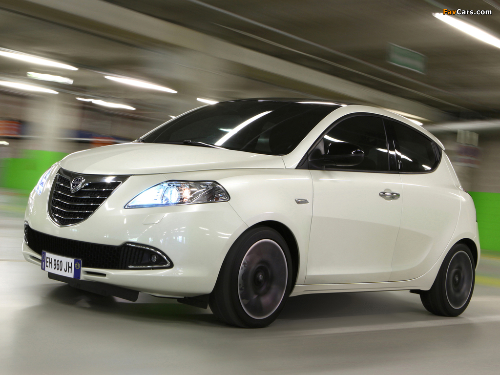 Lancia Ypsilon (846) 2011 wallpapers (1024 x 768)