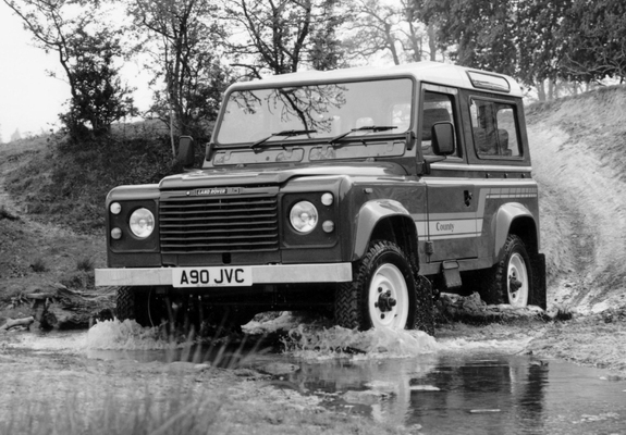 Land Rover 90 County Station Wagon 1983–90 photos