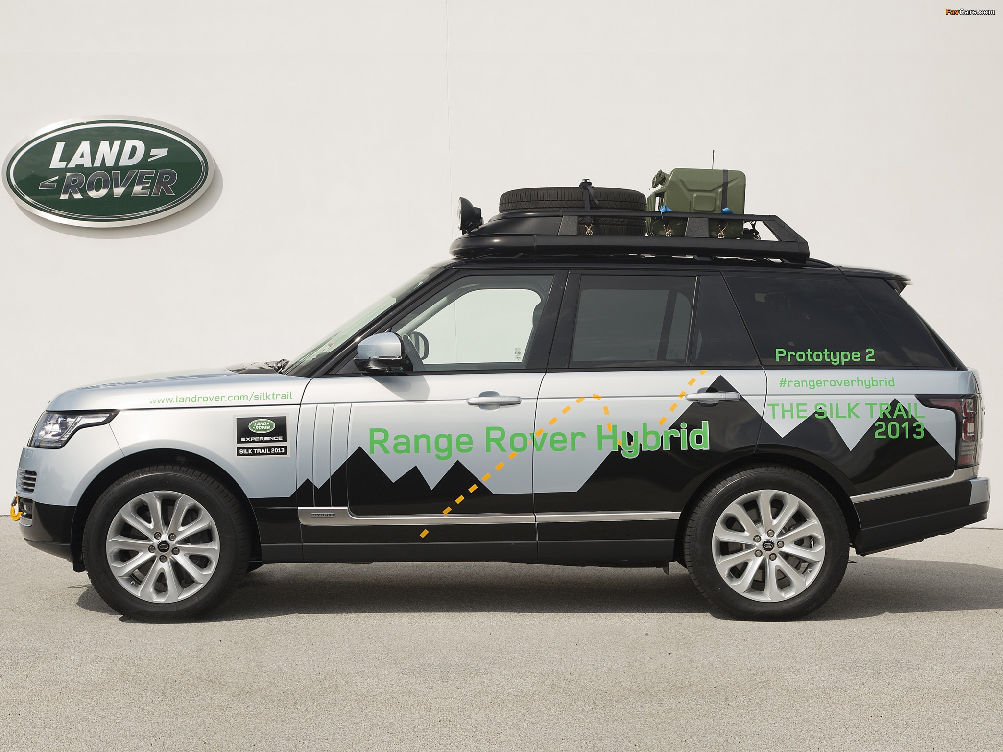 Images of Range Rover Hybrid Prototype (L405) 2013 (2048 x 1536)