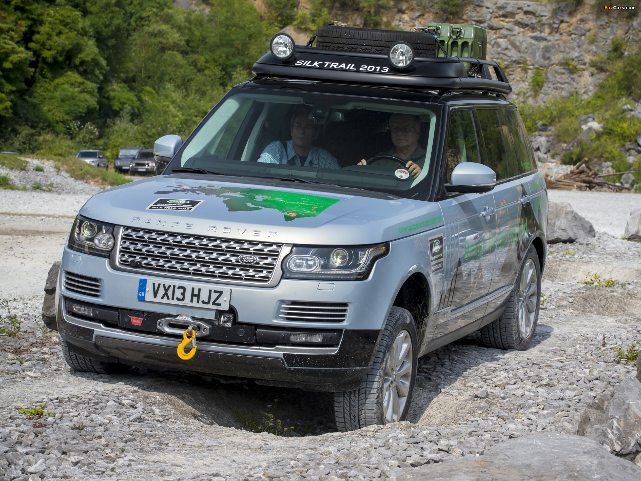 Range Rover Hybrid Prototype (L405) 2013 pictures (2048 x 1536)