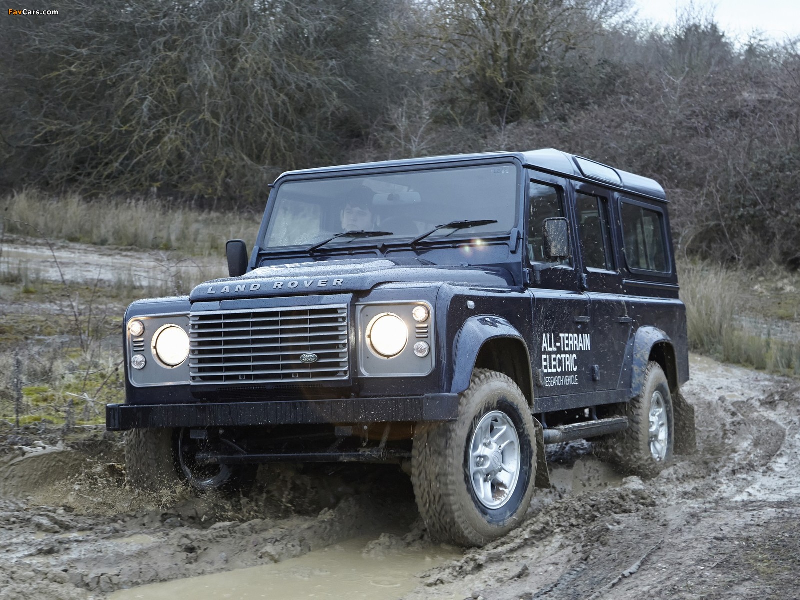 Land Rover Electric Defender Research Vehicle 2013 wallpapers (1600 x 1200)