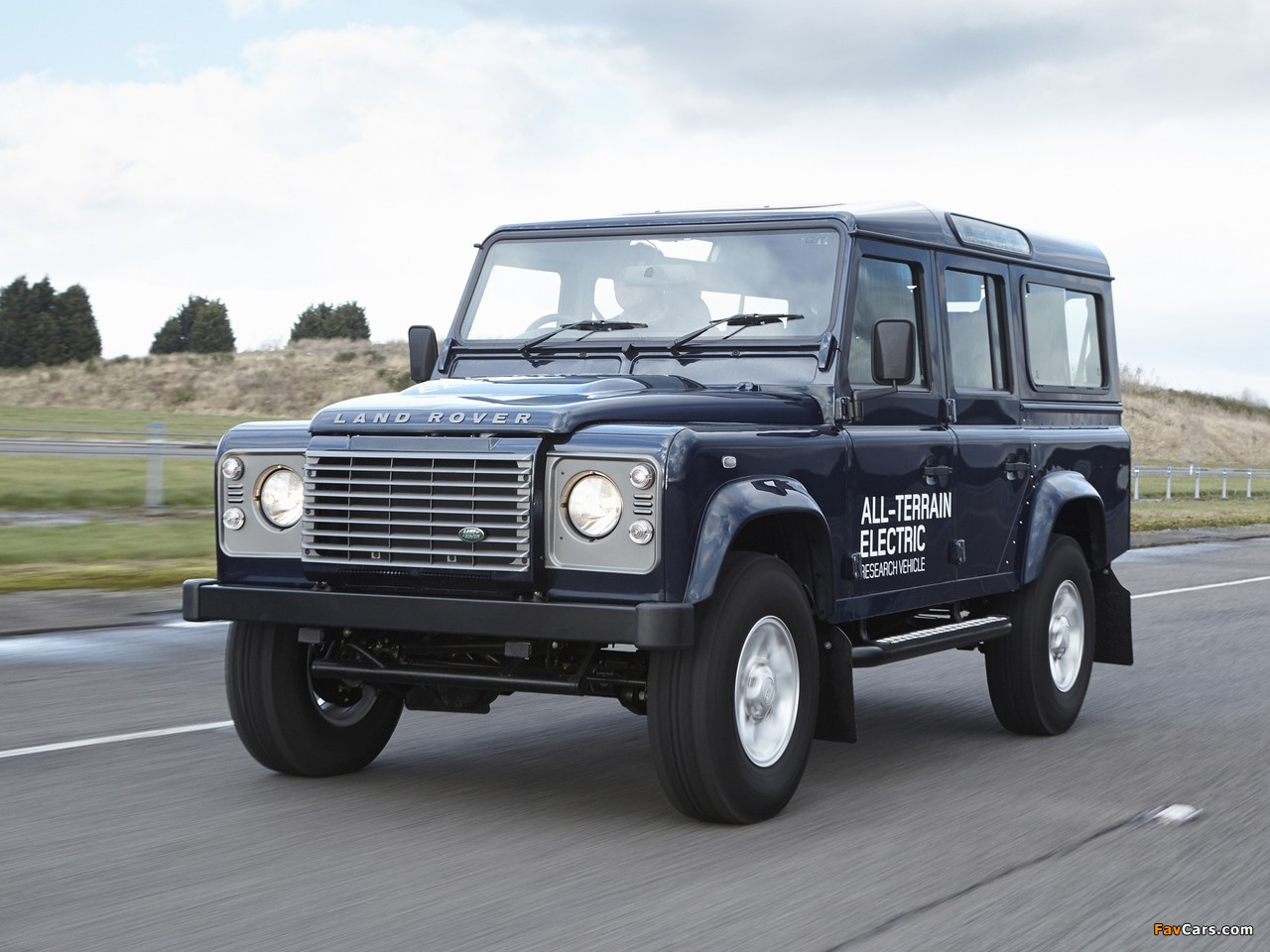 Photos of Land Rover Electric Defender Research Vehicle 2013 (1280 x 960)