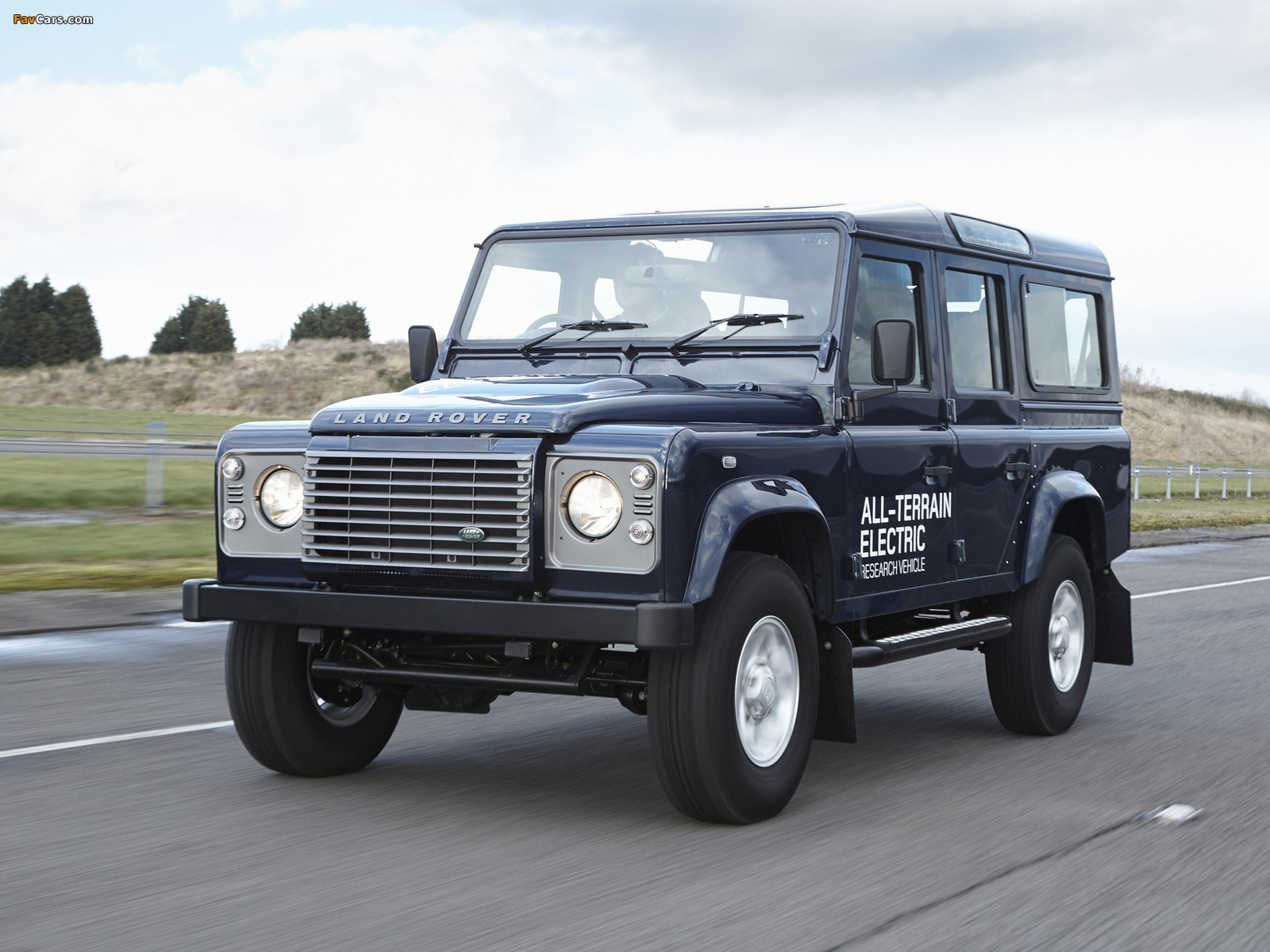 Photos of Land Rover Electric Defender Research Vehicle 2013 (1600 x 1200)