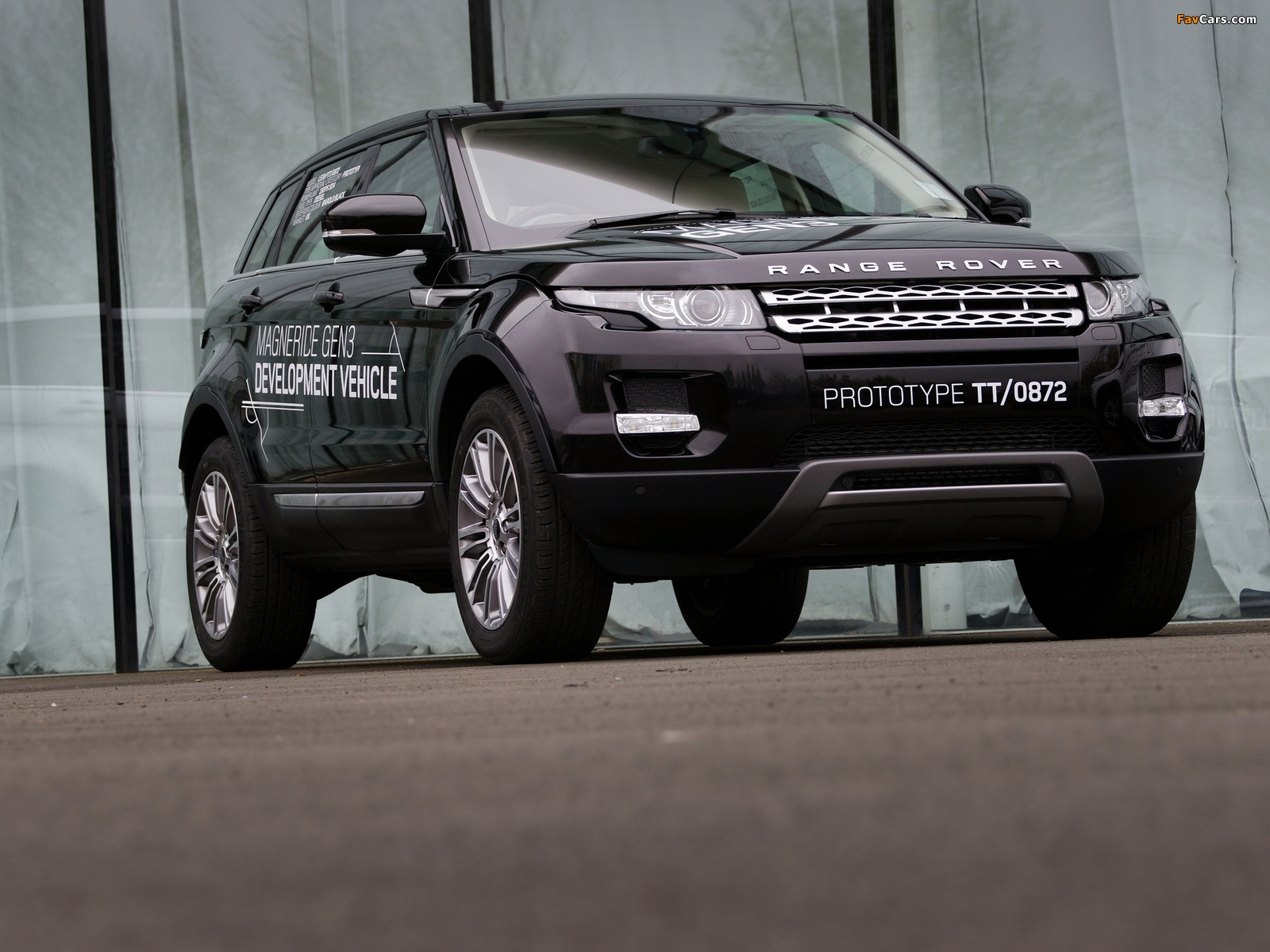 Photos of Range Rover Evoque MagneRide GEN3 Prototype 2011 (1600 x 1200)