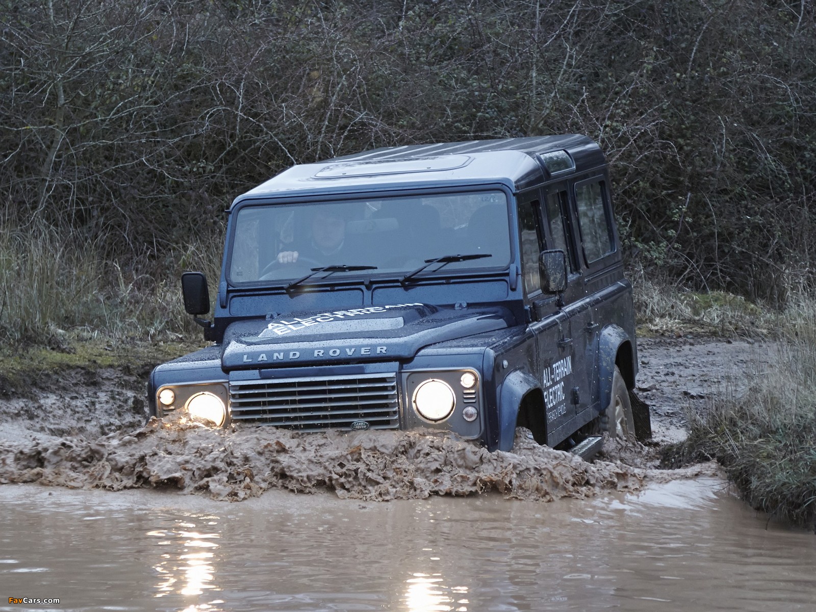 Land Rover Electric Defender Research Vehicle 2013 wallpapers (1600 x 1200)