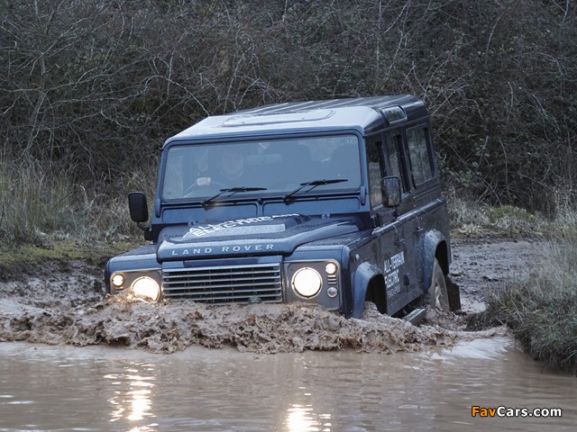 Land Rover Electric Defender Research Vehicle 2013 wallpapers (640 x 480)