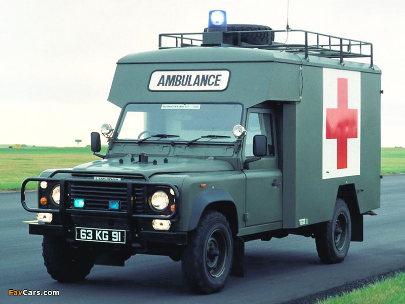 Images of Land Rover Defender 130 Ambulance (800 x 600)
