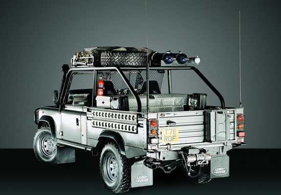 Images of Land Rover Defender 90 Tomb Raider 2001
