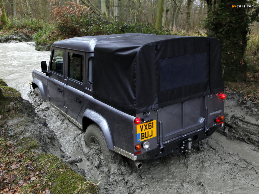 Images of Land Rover Defender 110 Double Cab Pickup UK-spec 2007 (1024 x 768)