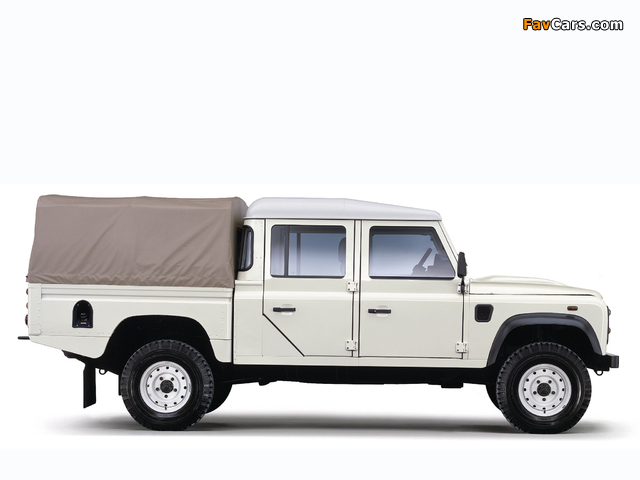 Images of Land Rover Defender 130 Double Cab High Capacity Pickup UK-spec 2007 (640 x 480)